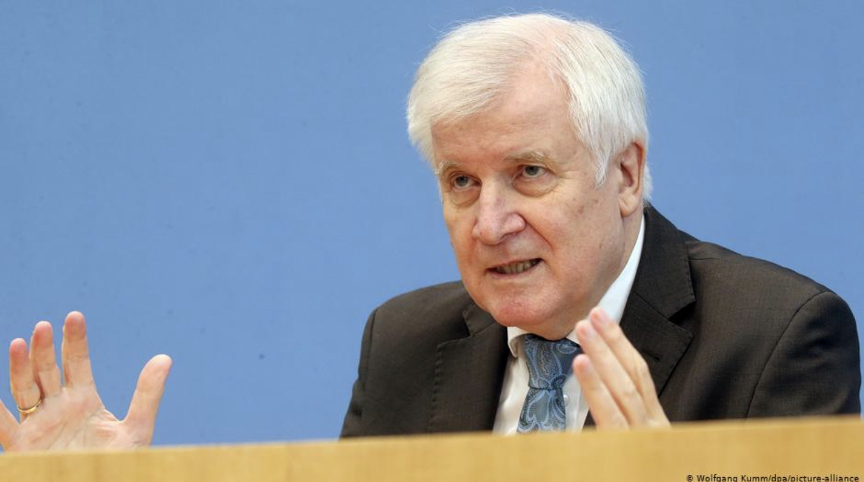الداخلية الألمانية تناقش إلغاء حظر ترحيل اللاجئين إلى سوريا بحالات خاصة