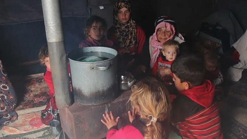 الهلال الأحمر التركي يوزّع مدافئ على عشرات المدارس في منطقة 